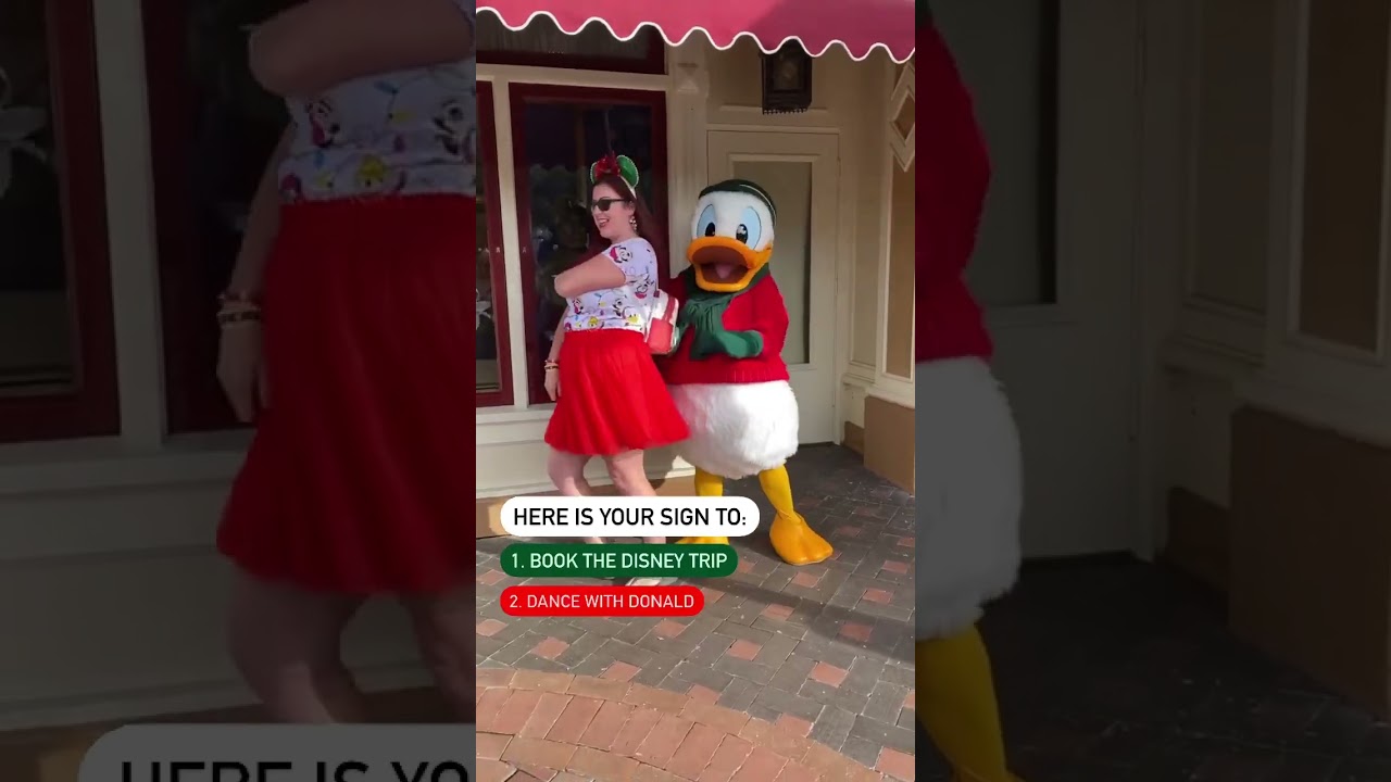 All I want is you❤️ #donaldduck #disneychristmas @Disneyland @GetAwayToday1 #visitdisney #christmas