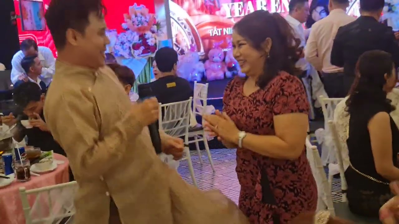 Hồ khắc tùng nhảy quá sung