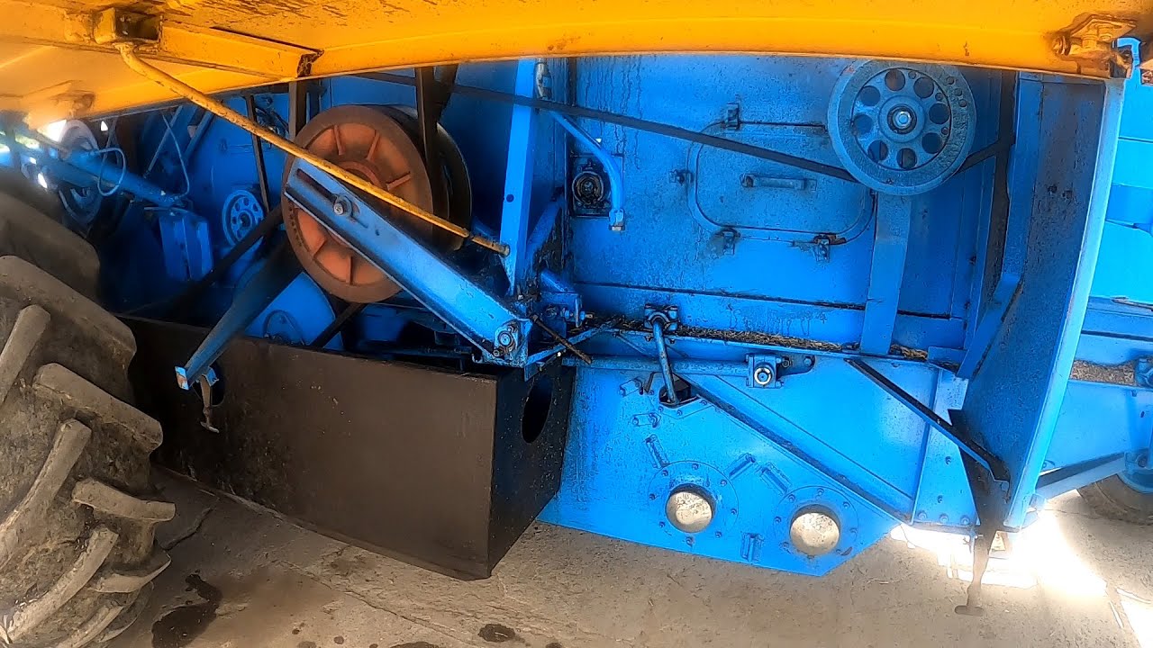 W Bizonie Rekord Z058 z 1997 roku pękła pompa oleju hydraulicznego
