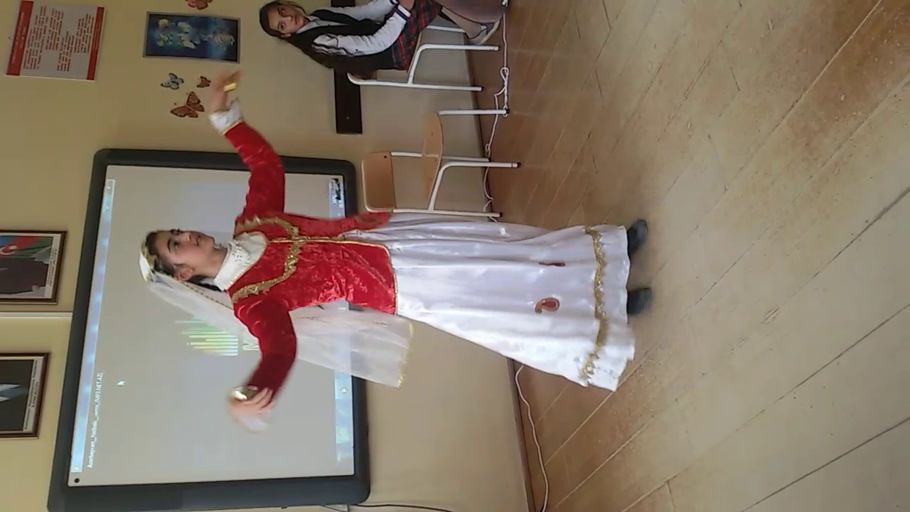 Gence  Seher S.I.XETAI ADINA 13 SAYLI TAM ORTA MEKTEB 9 MAY TEDBIRI