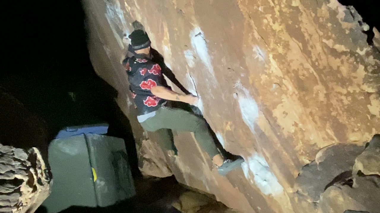 The Suave Alex Schwabe - Equinox V6 - Red Rock Bouldering