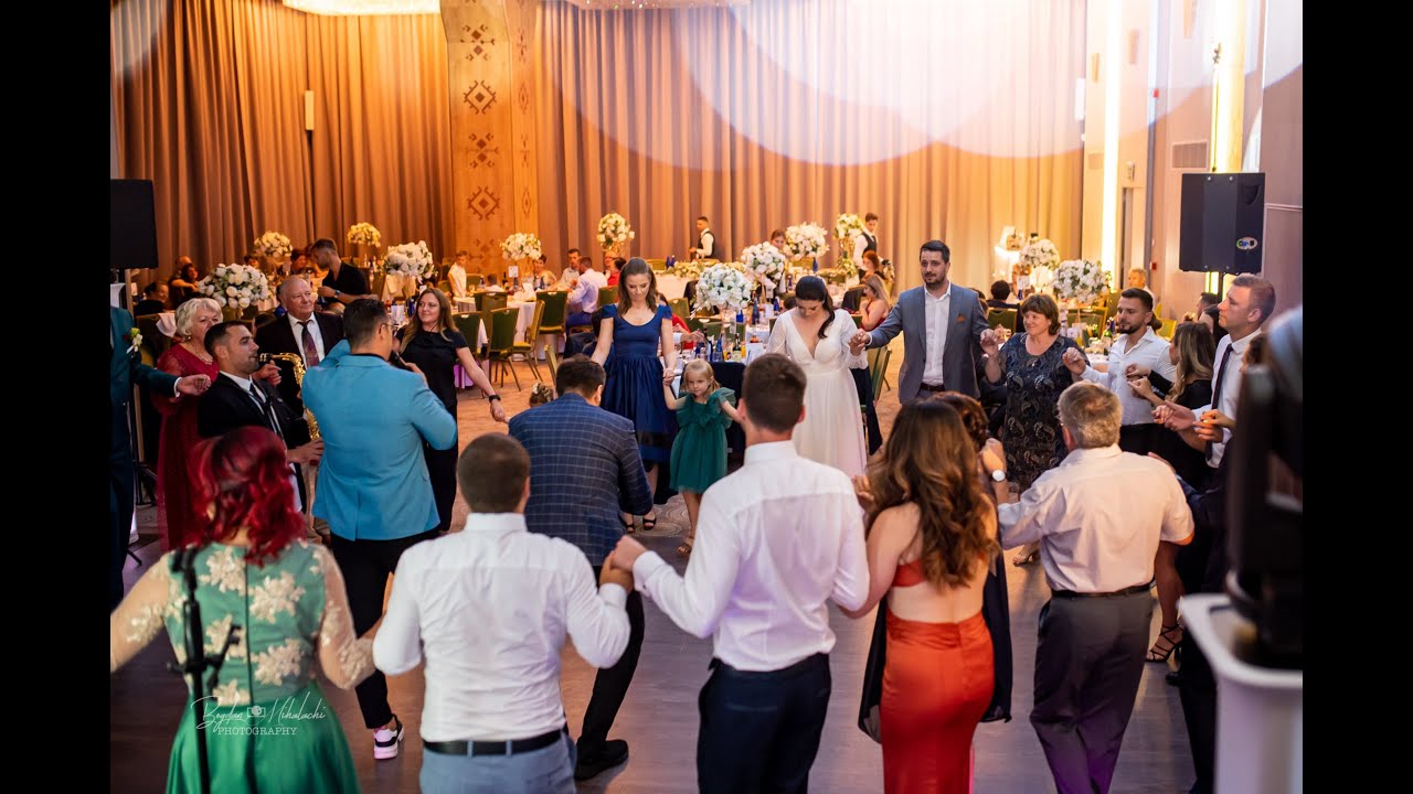 Dj Nunta Roman cu mc, saxofon si solista, distractie maxima DJ IASI