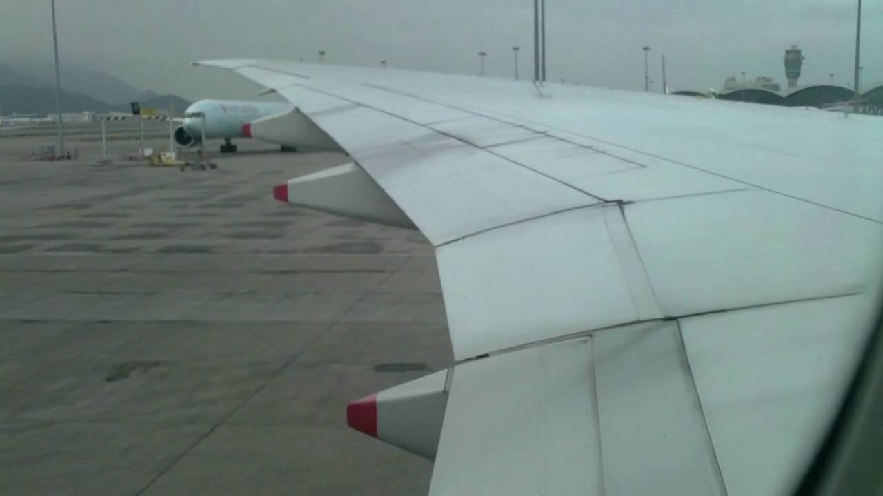 Singapore Airlines B777-300ER Pushback and Engine Start-up