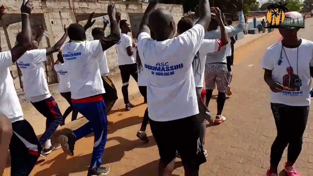 Randonn&eacute;e p&eacute;destre de l'ASC Doumassou lors de ses 72h &agrave; Diouloulou.