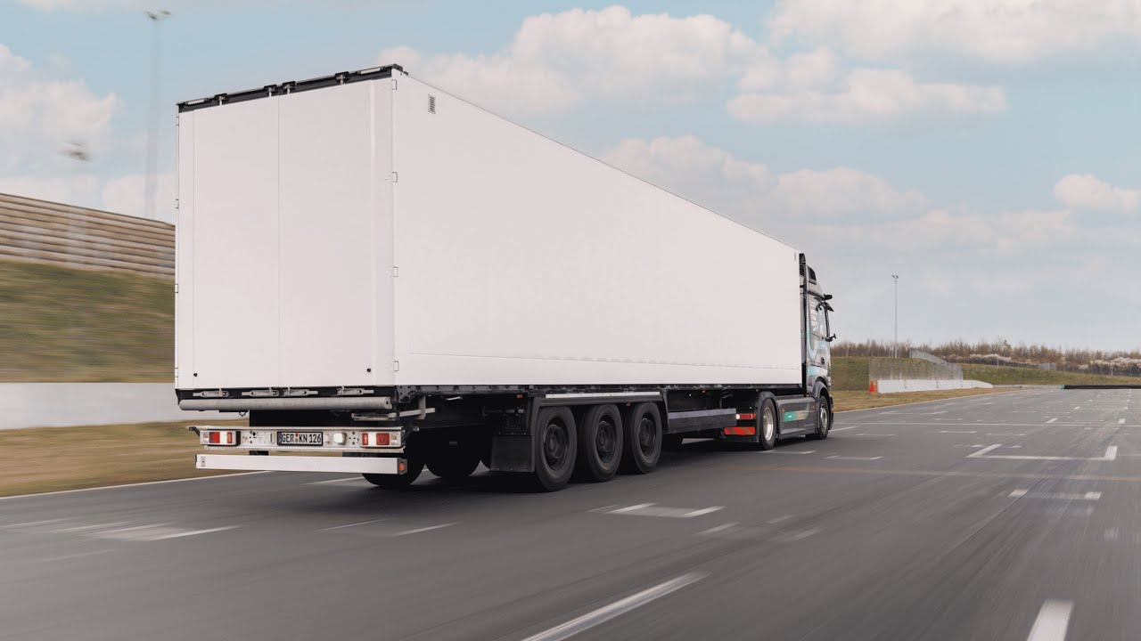 Mercedes-Benz Trucks aims to win a GUINNESS WORLD RECORDS™ title with eActros 600