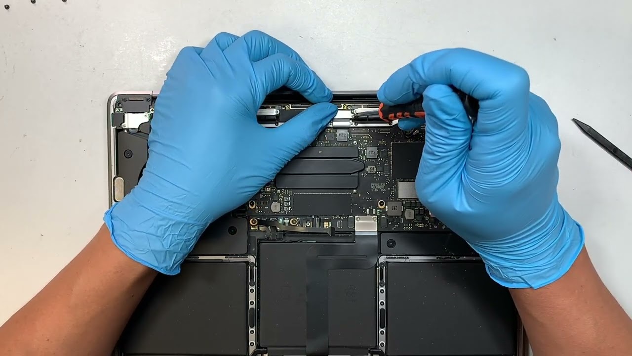 Замена экрана Macbook Pro A2179 A1989 A2289 A2251