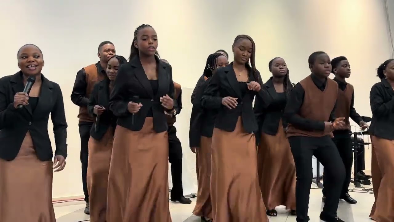 Kuririmbira.Imana kwa choralAngel ya Turenki numugisha ukomeye mufashije Imitima ya benshi kwishima