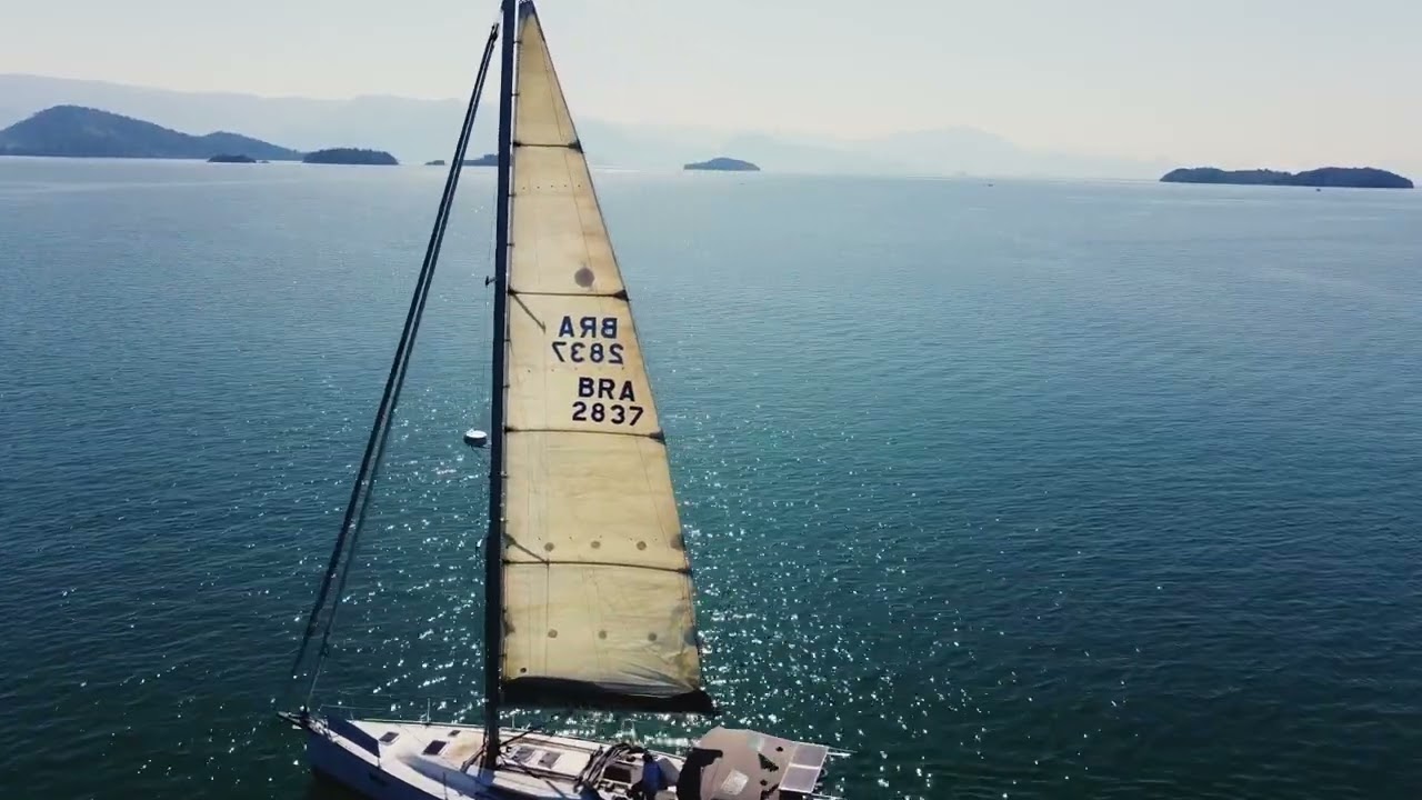 Aprenda como abrir as velas de um veleiro oceânico - Curso de vela oceânica.