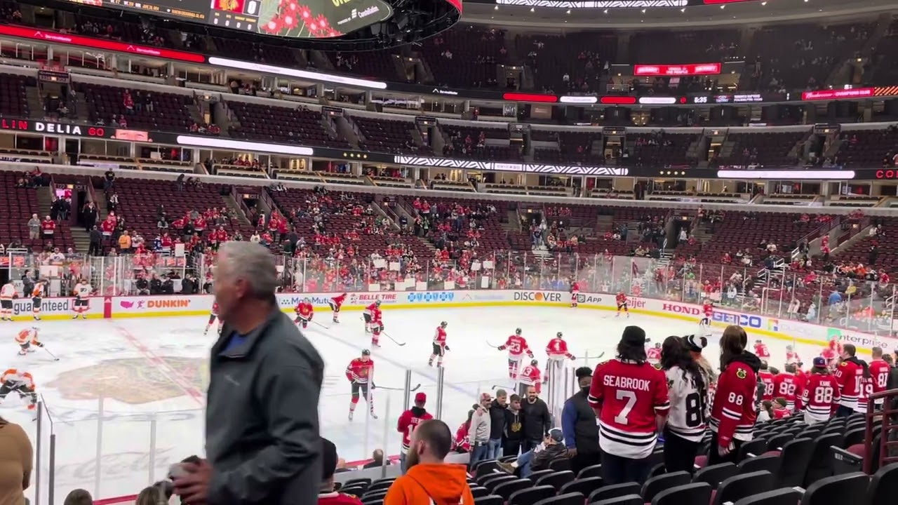 Blackhawks vs Flyers pregame warmups 4/25/22