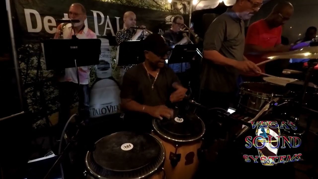 SALA GENTE - MONCHO RIVERA