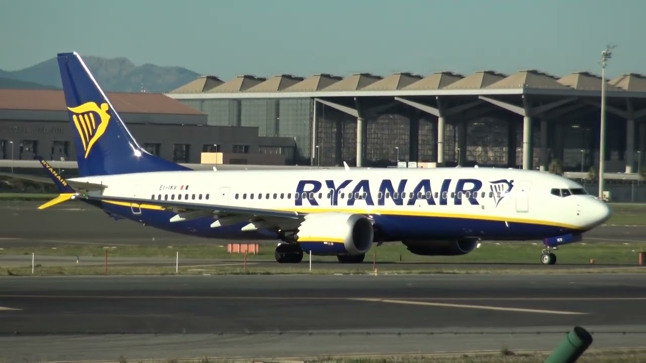 Ryanair Boeing 737-8-200Max EI-IKV Taxing Malaga LEMG