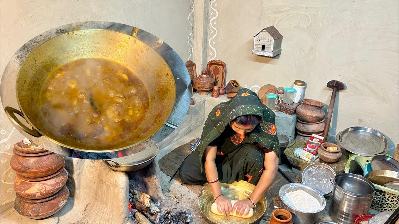 चूल्हे पर आलू प्याज़ की सब्जी रोटी #villagefood #livecooking