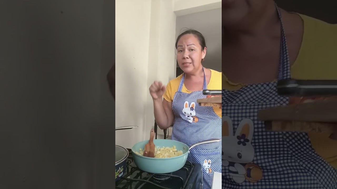 Comiendo papas y la comida quedo muy rica 🤤 #seguidores | Cinthia Garcia 