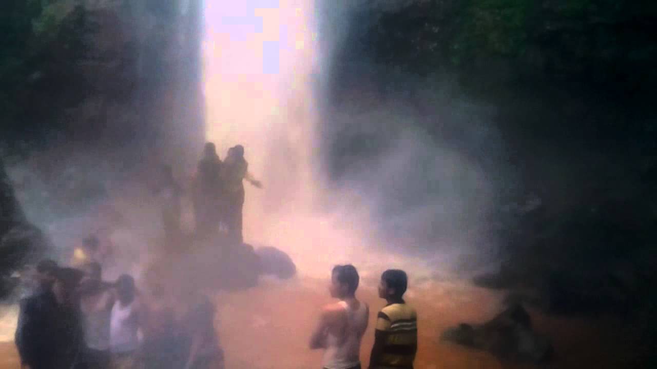 Rautwadi waterfall near Radhangari, Kolhapur
