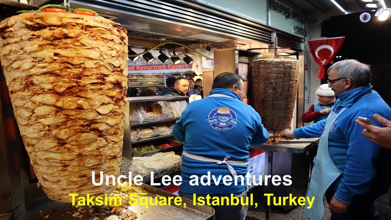 Uncle Lee went to Taksim Square on the last day of the tour.