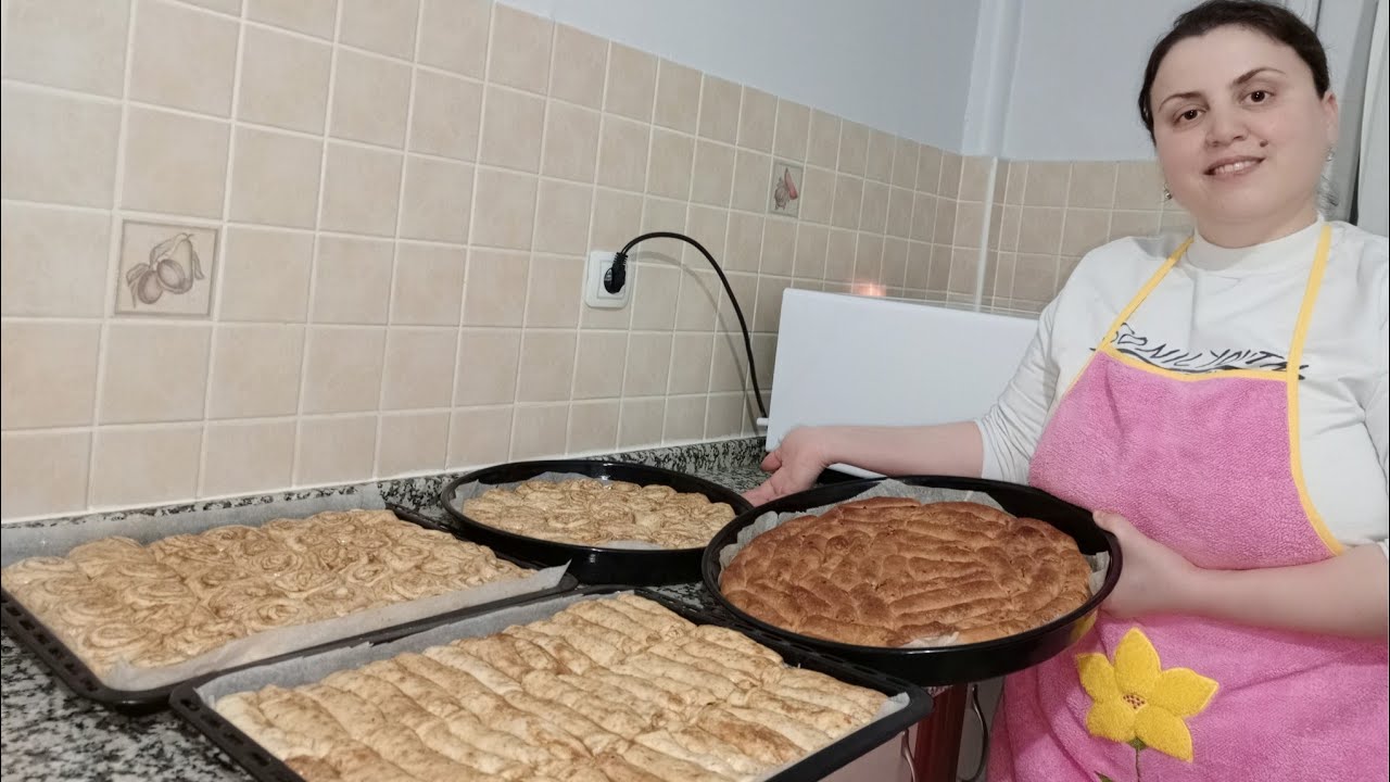 1 hamurdan 2 &ccedil;eşit hamur işi.Fırınlarda pahalı almaktansa işte aradığınız tarif bol berketli🥰