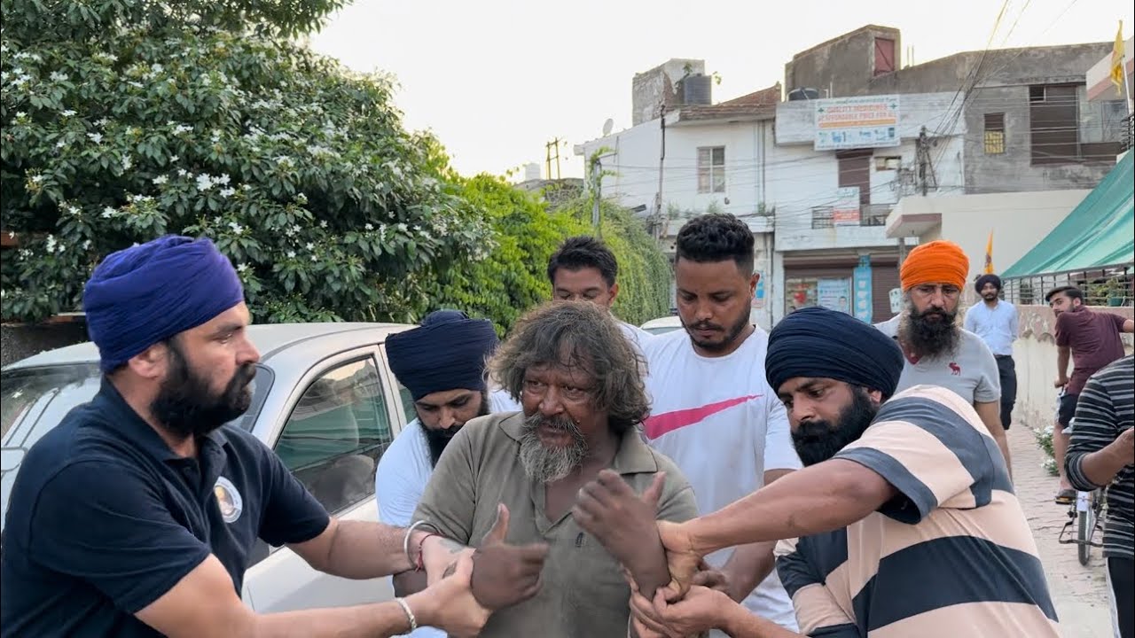 ਪਿਛਲੇ 10-12 ਸਾਲ ਤੋਂ ਪਟਿਆਲੇ ਦੀਆਂ ਸੜਕਾਂ ਤੇ ਨਰਕਭਰੀ ਜਿੰਦਗੀ ਕੱਟ ਰਿਹਾ ਸੀ ਇਹ ਰੱਬ ਰੂਪੀ ਵੀਰ..LACHKANI ਆਸਰਮ