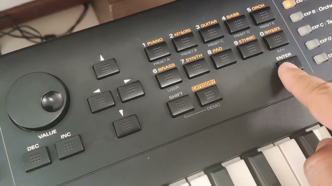 XP30 / TUTORIAL/ | Bancos Favoritos | Timbres Favoritos 🎹🎧 Roland