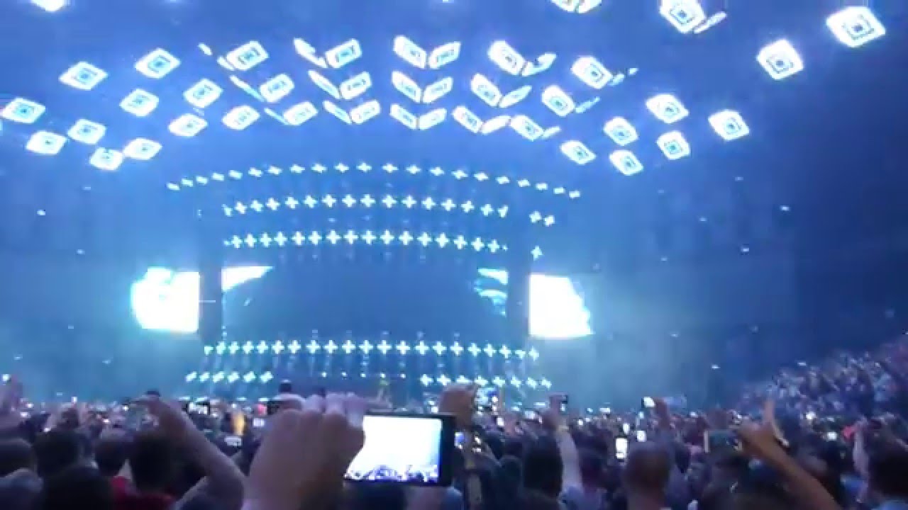 Dimitri Vegas & Like Mike entrance @ Sportpaleis Antwerp 19/12/2015