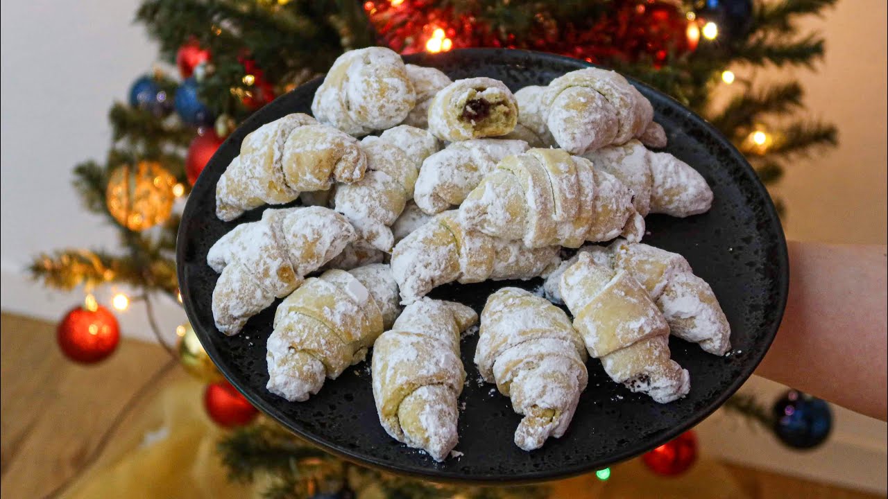 Reteta pentru cele mai fragede cornulete cu untura  Pork Lard Croissants With Jam