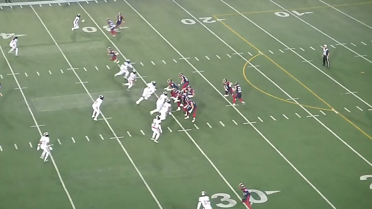 Montreal Alouettes QB Davis Alexander throws a 38-yard pass to Cole Spieker vs. Ottawa Redblacks