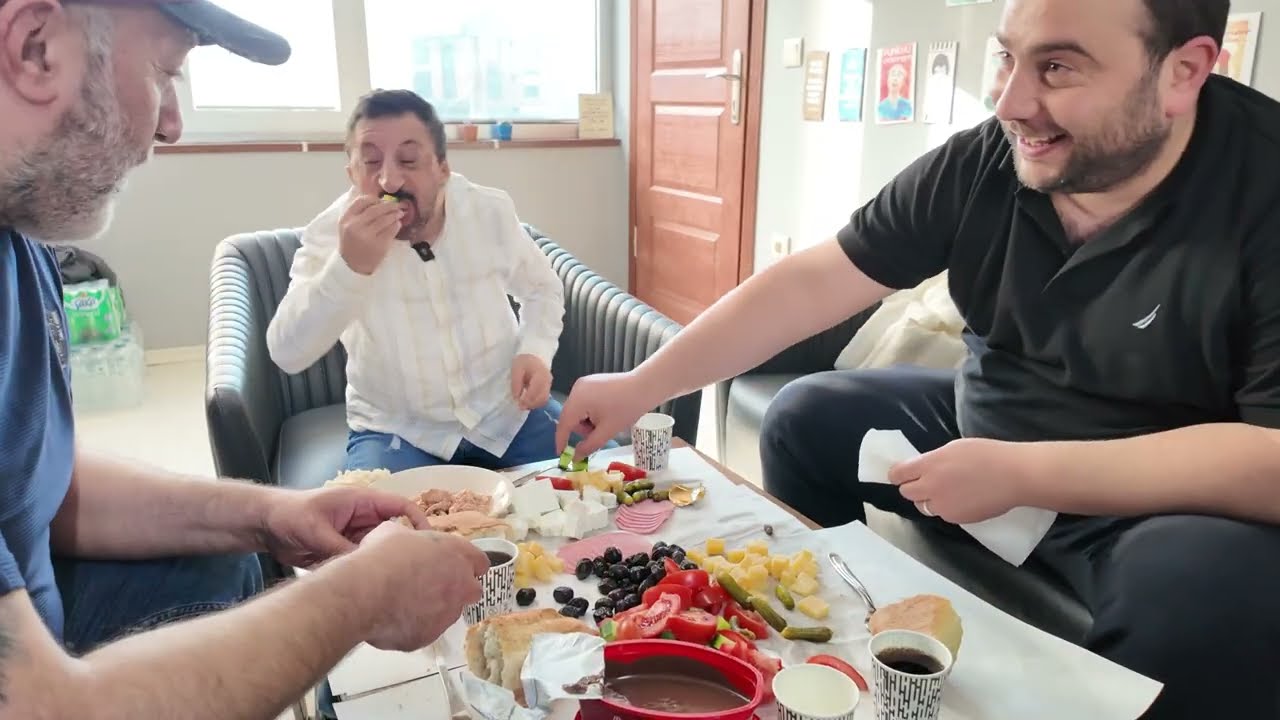 КОКСАЛА БАБА ШОУ на летний завтрак! 🍅🫒 Общение, аромат и смех вместе!