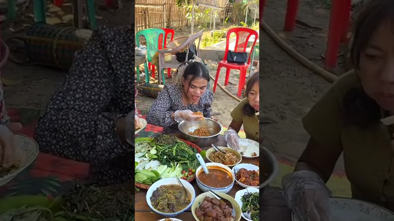 အောင်ချမ်းအေး ငပိရည်နဲ့ထမင်းစားမယ် - တိုးအောင် 😍🤤🤤