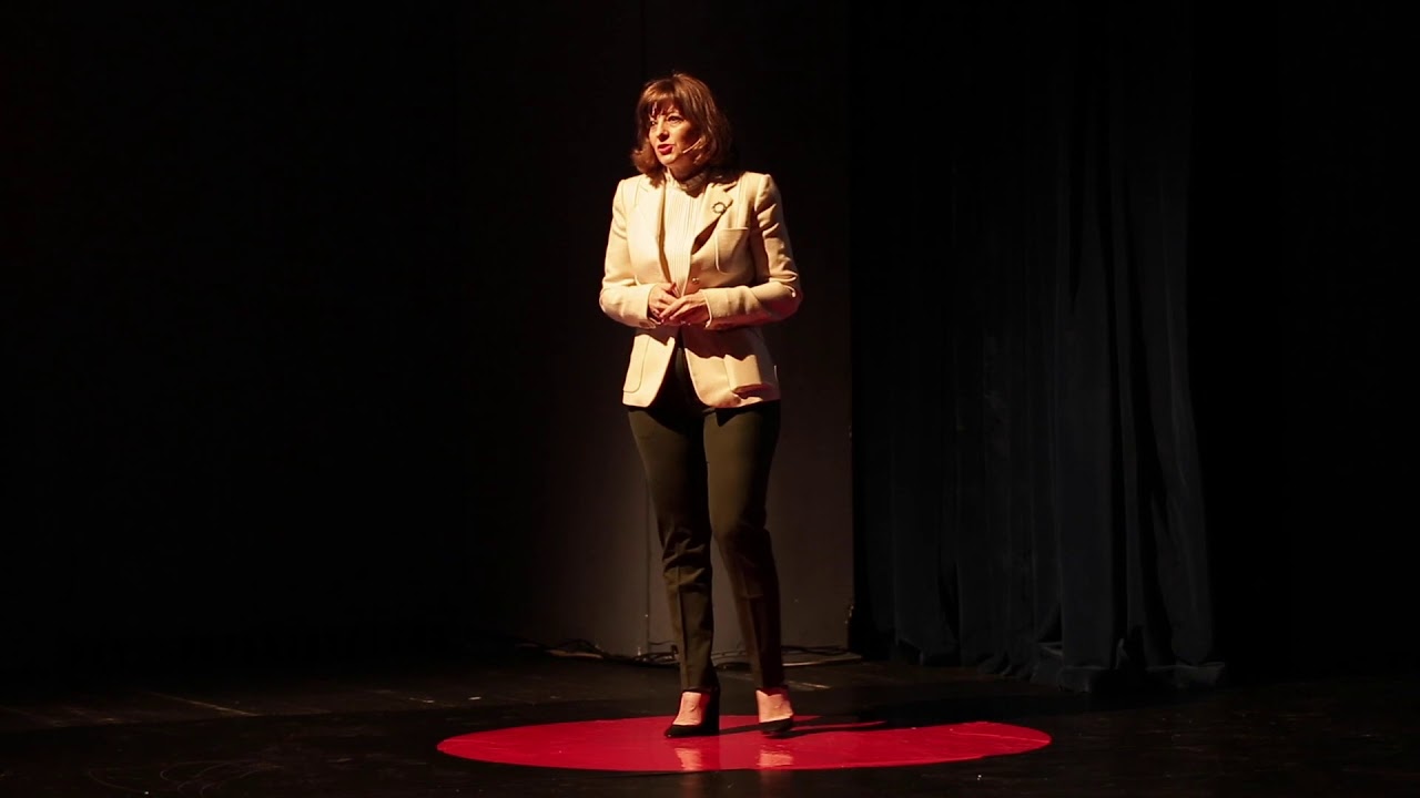 Puterea oamenilor simpli | Oana Gheorghiu | TEDxTarguJiu
