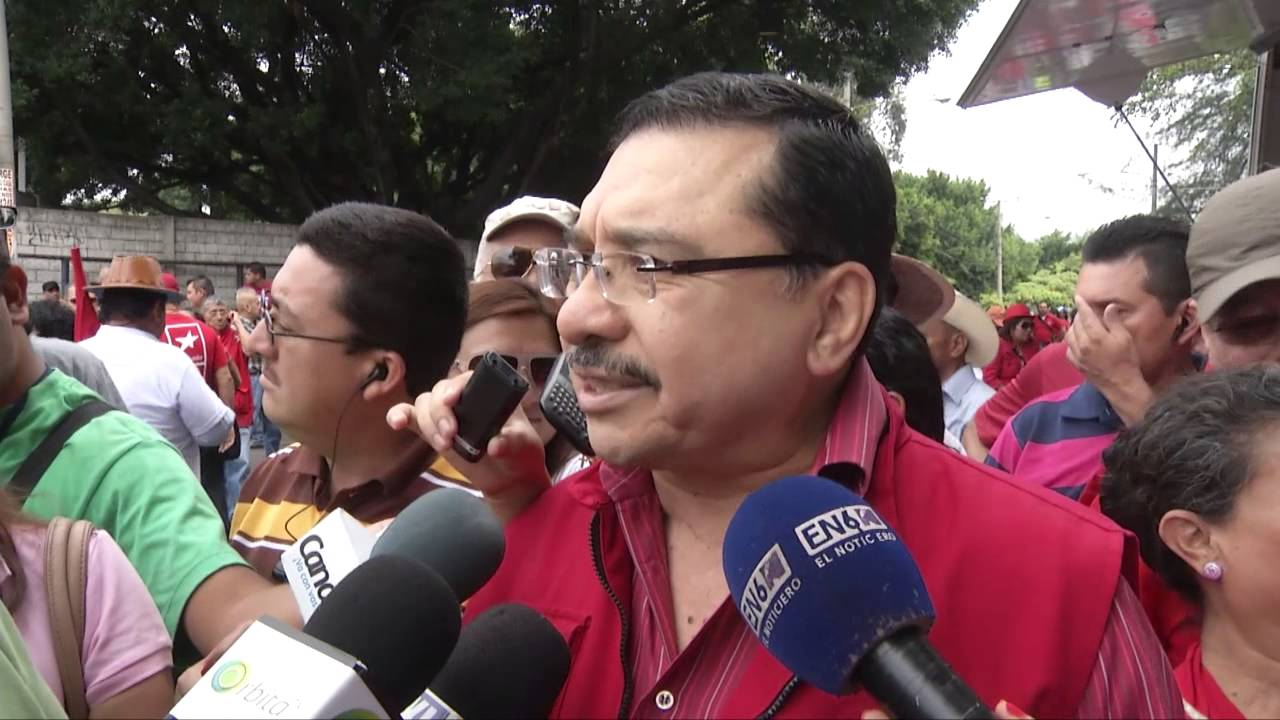 FMLN concentra simpatizantes en apoyo al gobierno @MoreVL_TCS