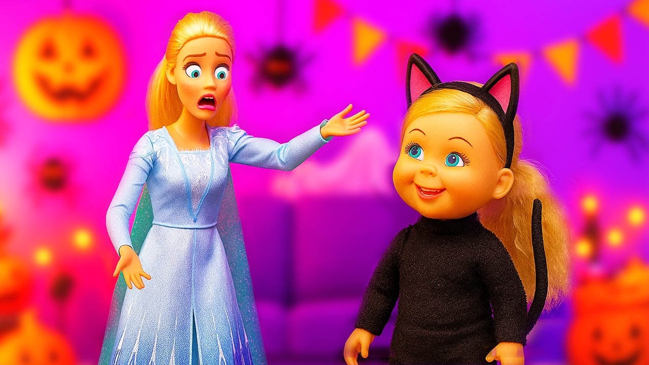 Barbie y Evi están eligiendo sus disfraces de Halloween