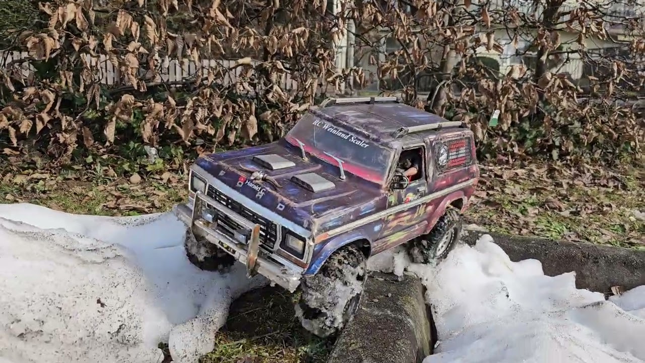 Absima 3.4 Chassis mit 79er Ford Bronco Karosserie 