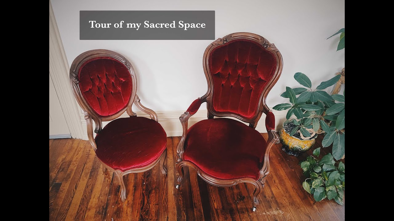A Tour of my Sacred Space || The Year of the Witch Day 332 of 366