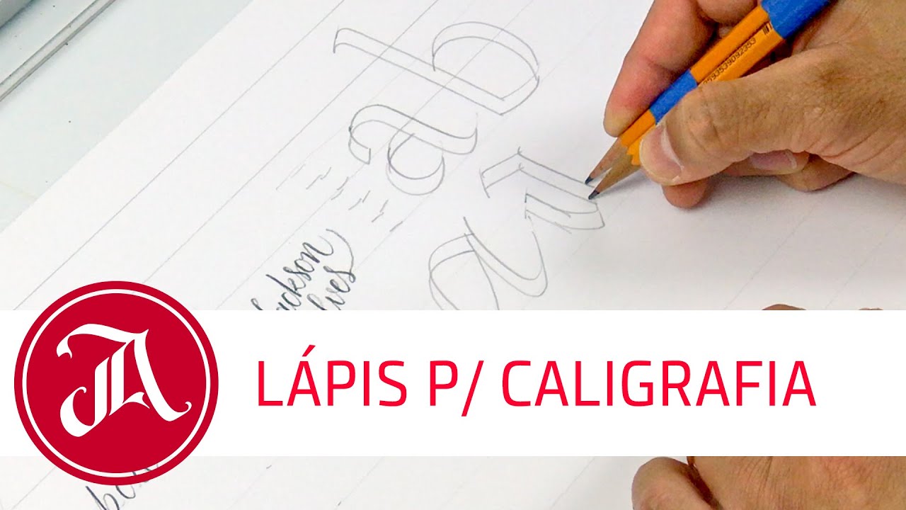 Usando lápis para praticar caligrafia