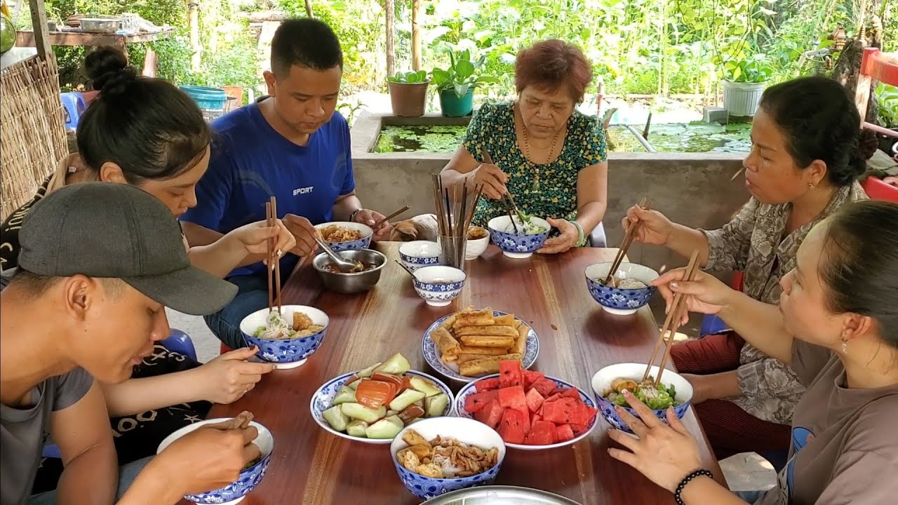 Vợ Làm Sâm Dừa Và Bún Bì Chả Giò | út đạt | # 549