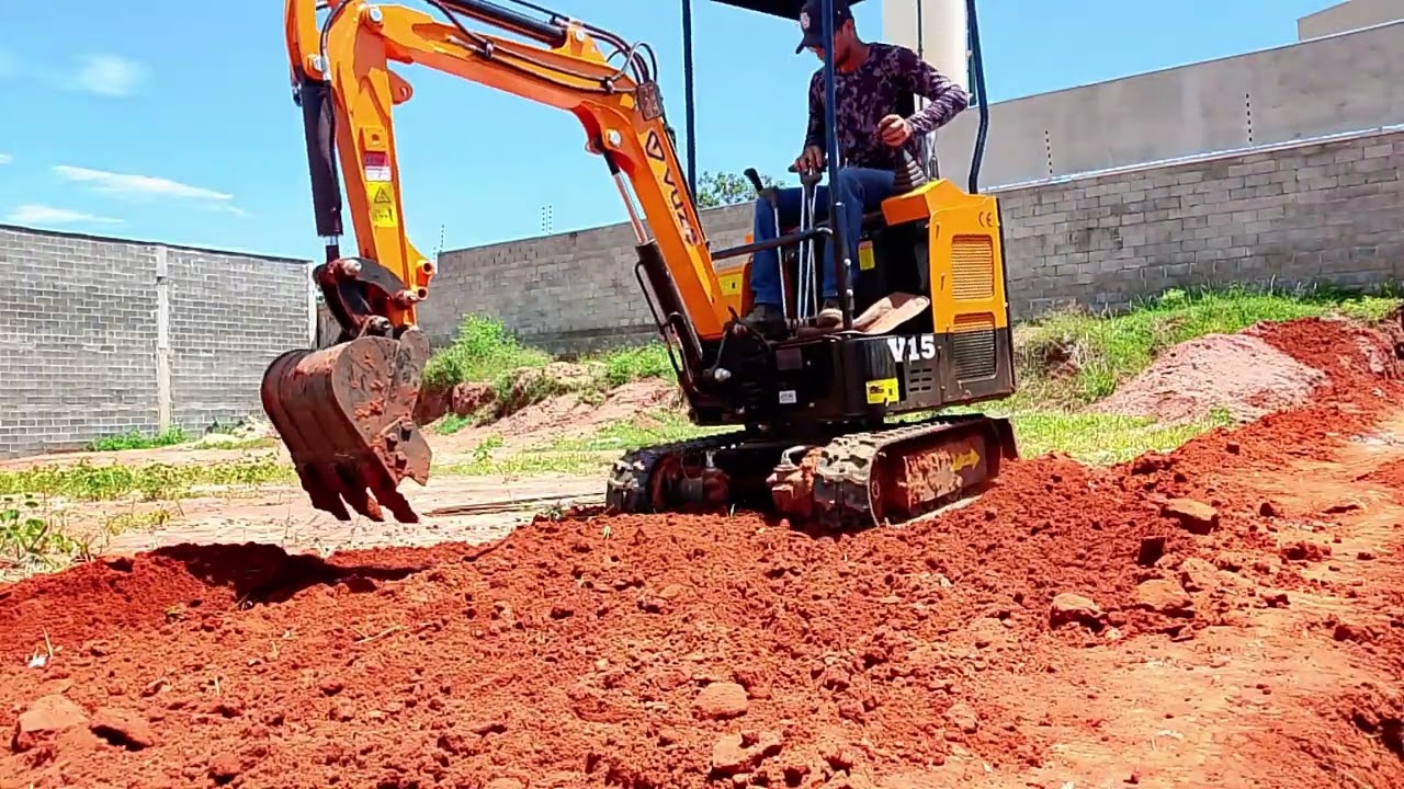 Terraplanagem com Mini Escavadeira 