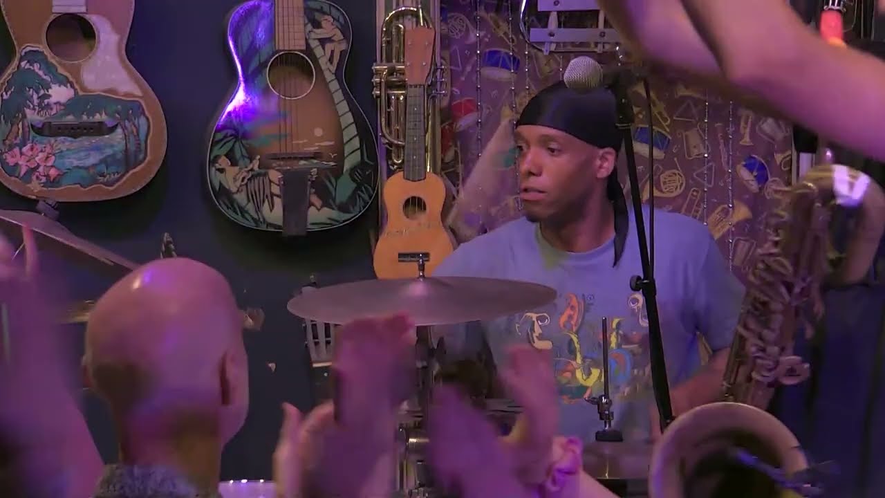 Moon Hooch - Streamin' Steve's Guitars