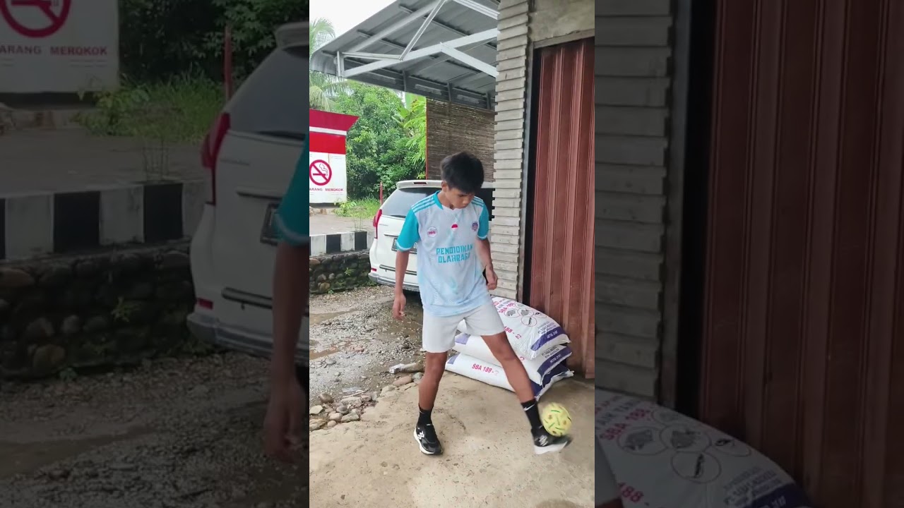 Teknik dasar sila dan teknik dasar kura dalam sepak takraw