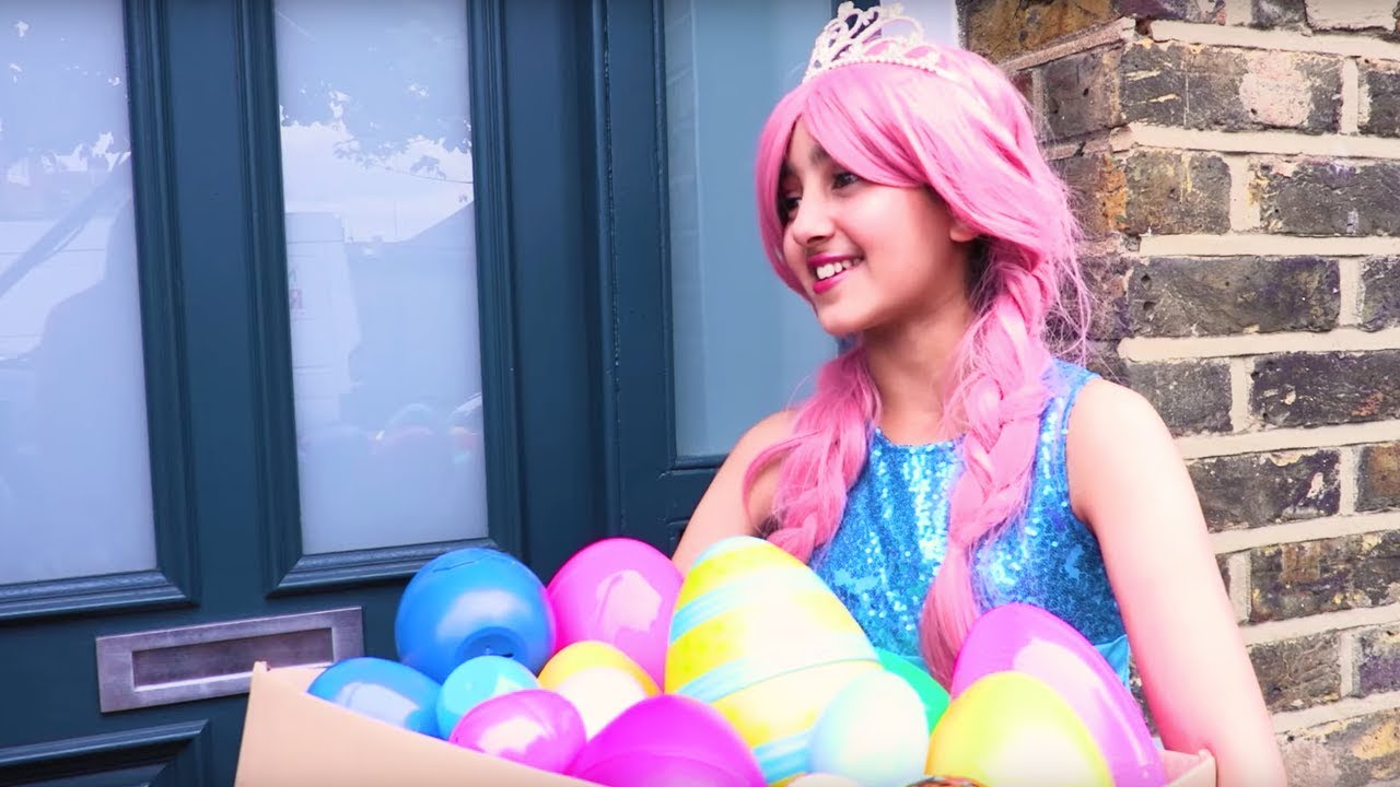 New House Tour! 🏡 Princesses In Real Life | Kiddyzuzaa