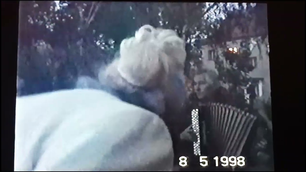 /Ruda Hauer/ večer u táboráku 1998