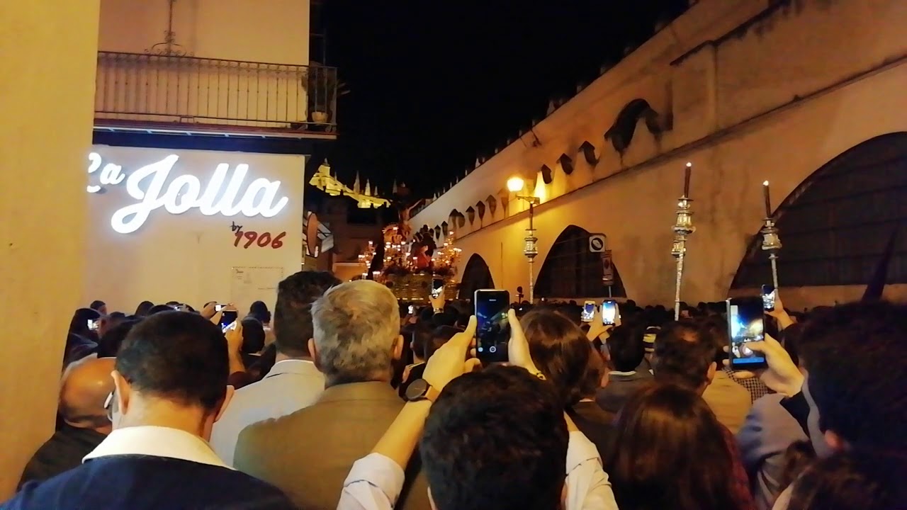 Cristo de las aguas en el arco del postigo