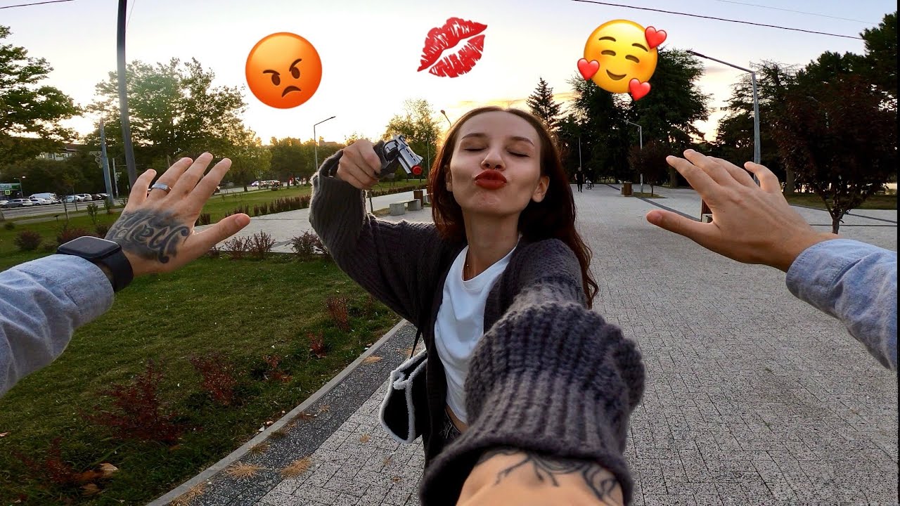 ESCAPING STRANGE GIRL IN LOVE (LOVE Parkour POV) @Piro.j0k 