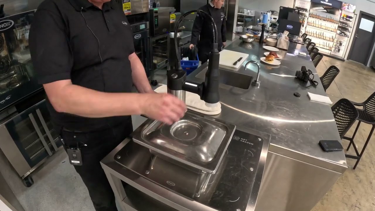 Live cooking demonstration with Unox on the Evereo, multiday and Cheftopx