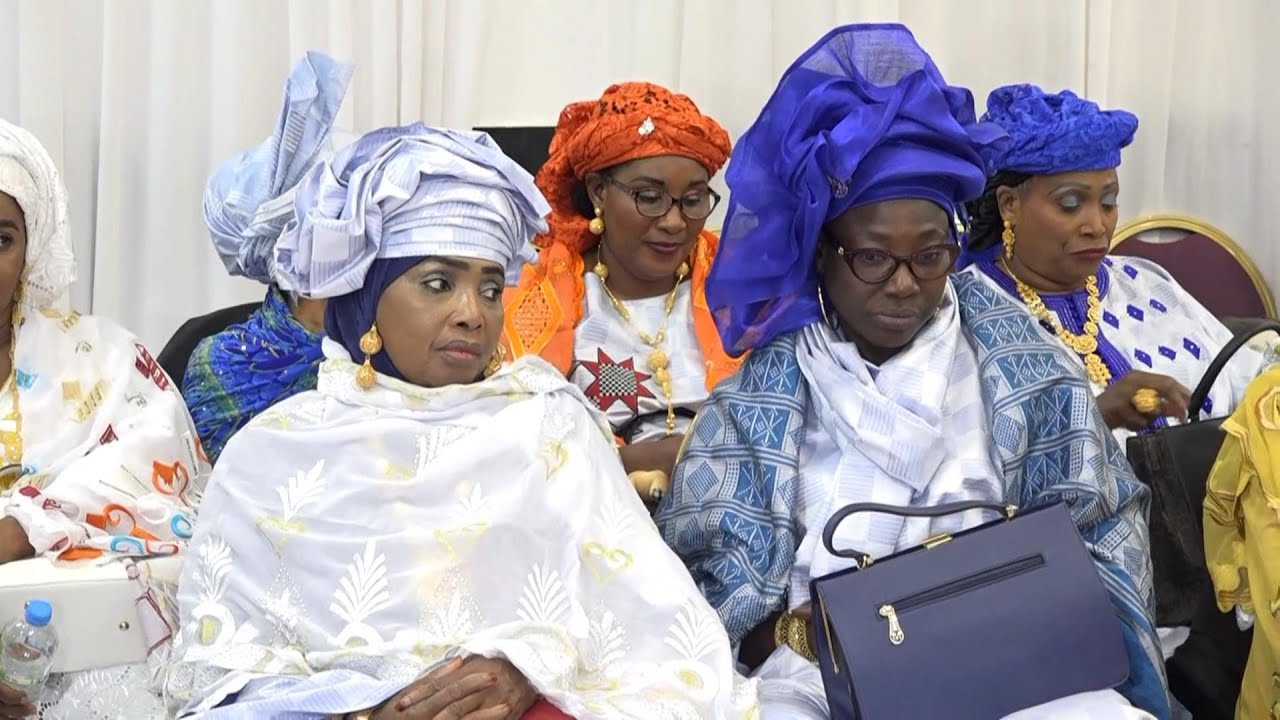 ZIYARA ANNUELLE nana images de Madjillis Sinkere Toure à paris 2éme  partie