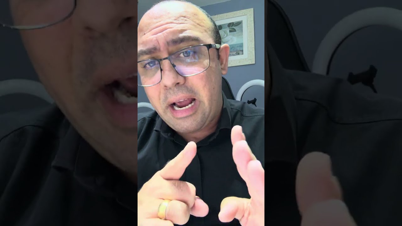 Deus me revelou um homem sério com seu nome nas mãos te procurando! 