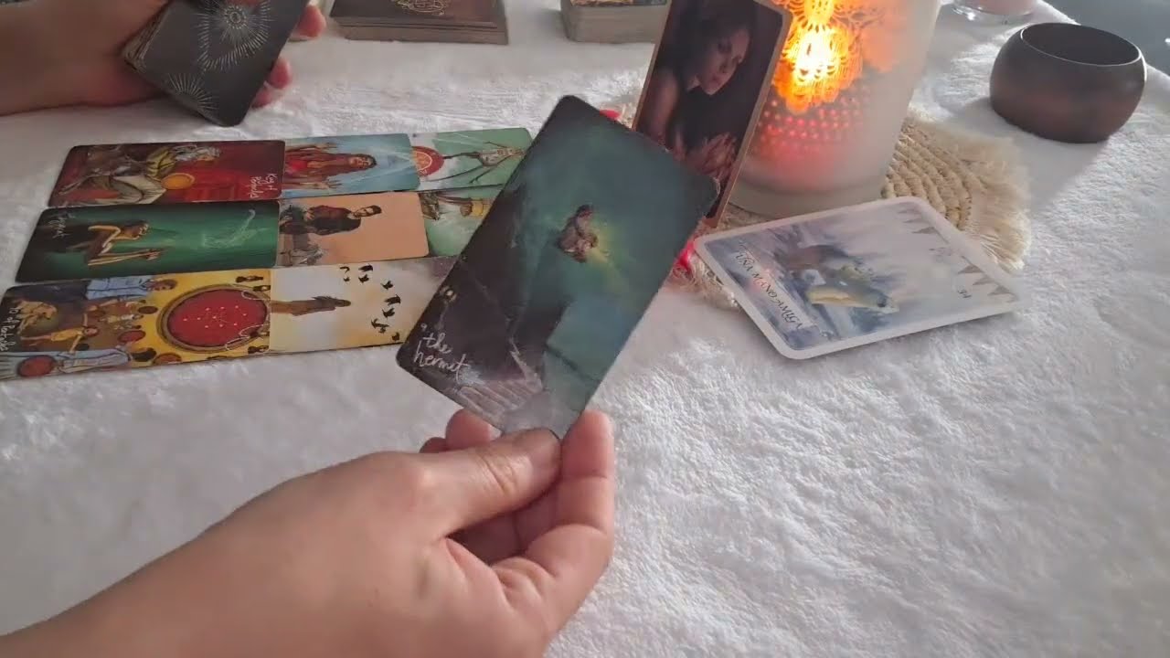 🩷🦋Qué Piensa? Qué Siente? Qué Hará? 🦋🩷Tarot Interactivo Amor Hoy