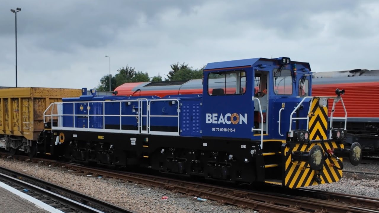 Class 18 battery / diesel hybrid shunter at Eastleigh