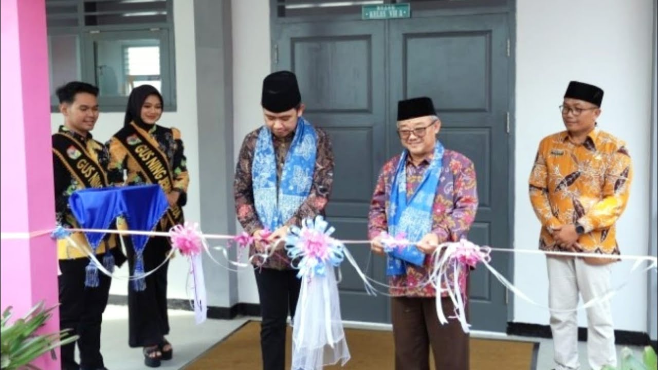 Peresmian Revitalisasi Sekolah oleh Menteri Pendidikan Prof.Dr. Abdul Mukti,M.Ed