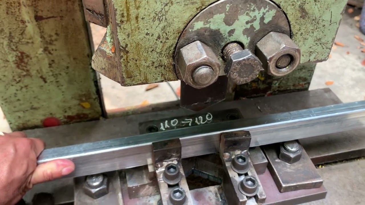 Khuôn cắt góc hộp DT : 0915401709