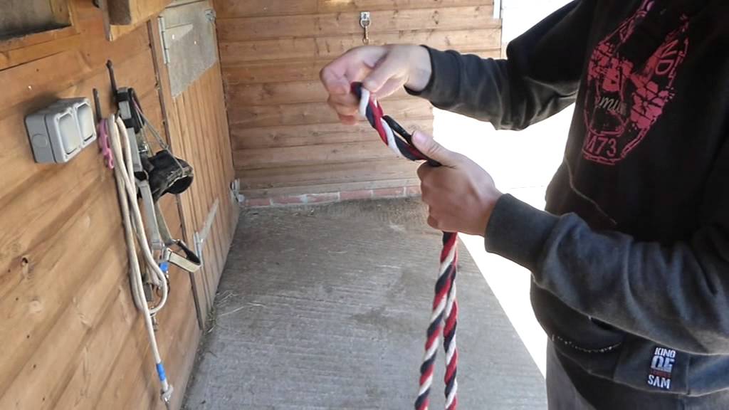 Idolo Tether Tie - Safety tie for horses, from Herbie's Yard Supplies
