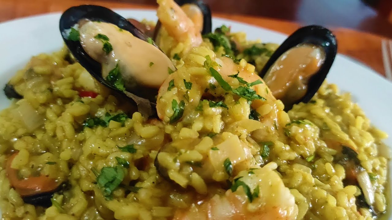 ARROZ MELOSO DE MEJILLONES Y LANGOSTINOS AL AJILLO